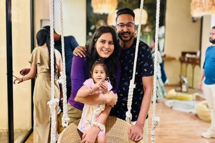 A three-year-old girl suffering from brain tumor gave up her life by following Jain ritual 