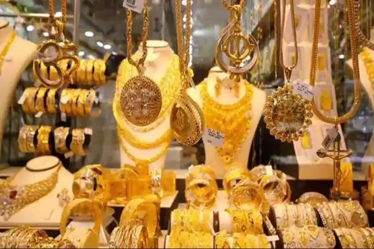Gold jumps Rs 550 to Rs 97,350/10 gm; silver declines Rs 400