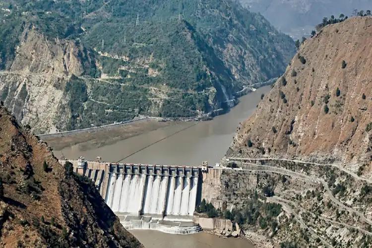 J-K: Parts of Chenab river dry up as India closes Baglihar, Salal dams amid cross-border tensions