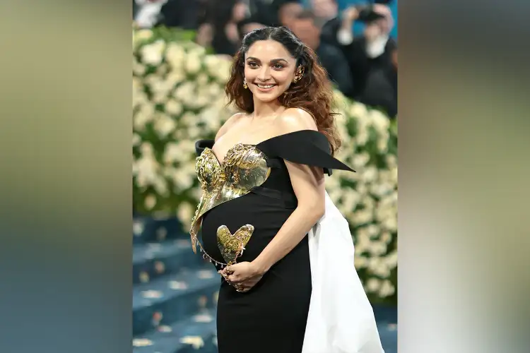 Mom-to-be Kiara Advani flaunts her baby bump at Met Gala debut, hubby Sidharth Malhotra is all hearts