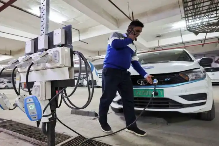 India will have 123 million electric vehicles by 2032: Report