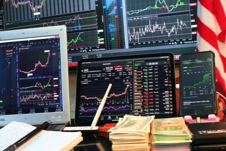 Indian Indices end in green, brush off volatility as India strikes terror infrastructure in Pakistan