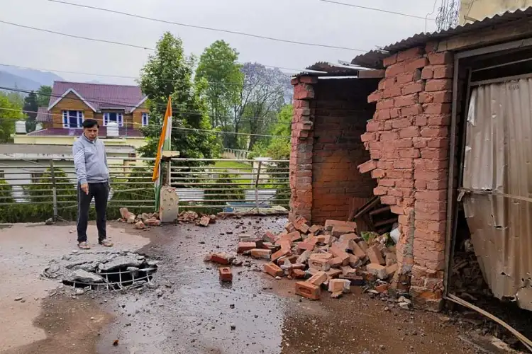 13 civilians killed in Pakistan ceasefire violation near Line of Control in Poonch