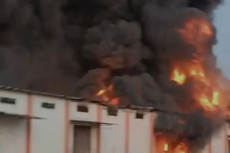 Fire breaks out in oil depot near Bengaluru
