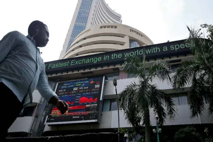 Decline in stock market after record rise, Sensex fell by 1,282 points due to profit booking
