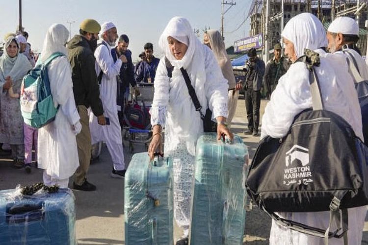 Indian Ambassador to Saudi Arabia inspects facilities for Haj pilgrims