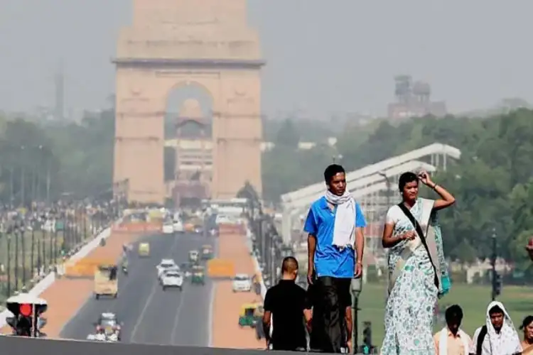 The minimum temperature in Delhi was recorded at 30.2 degrees Celsius