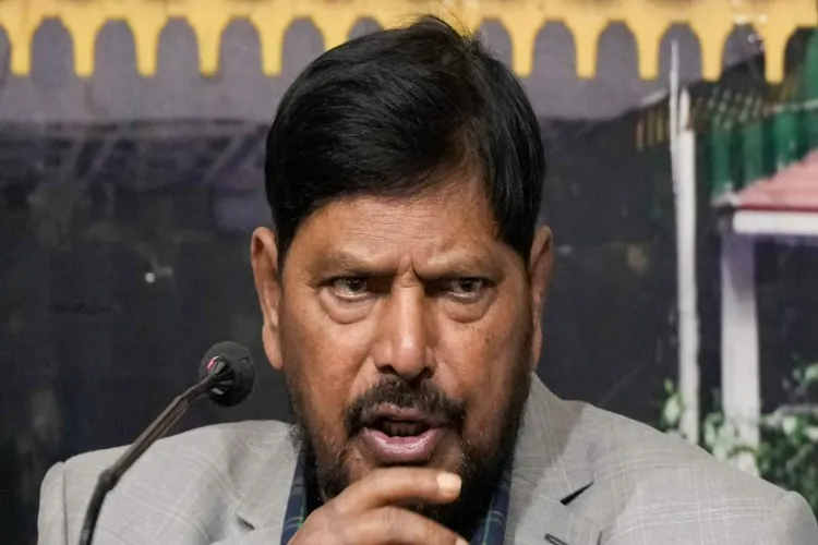 Union Minister Athawale demanded a decisive war to take back POK