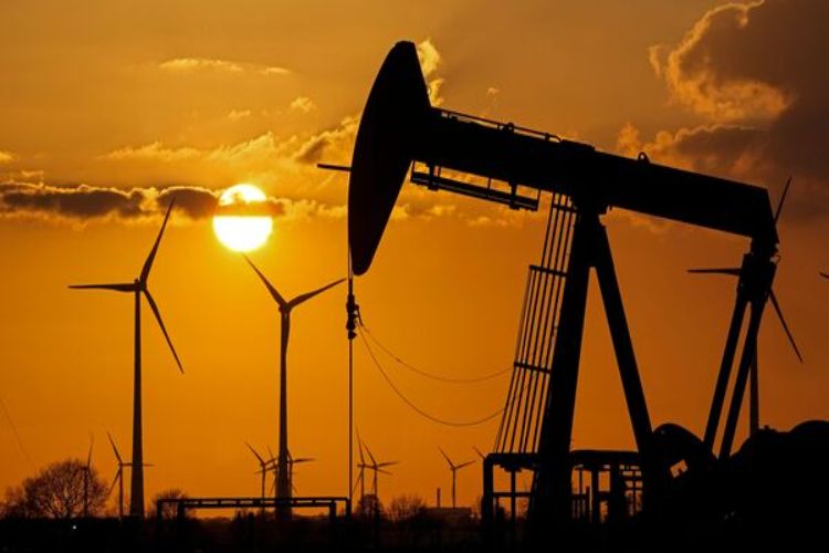 Crude oil futures fall amid weak global cues