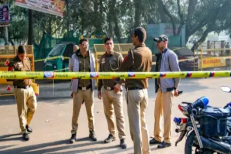 13 people including the kingpin of the cable theft gang arrested in Delhi's Rohini