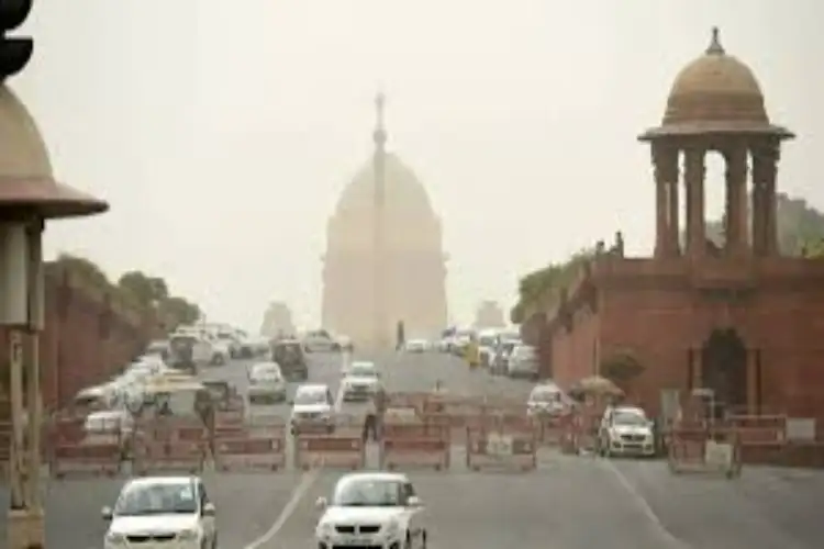 The minimum temperature in the national capital was recorded at 27.7 degrees Celsius