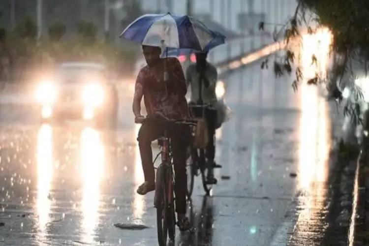 Forecast of thunderstorm and lightning in Delhi, 'Yellow Alert' issued