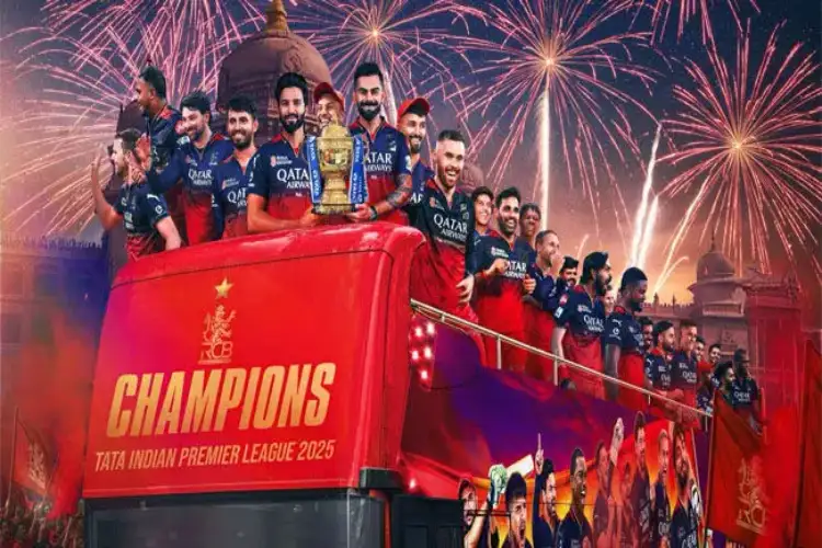 Fans lined up on the streets to welcome IPL champions RCB