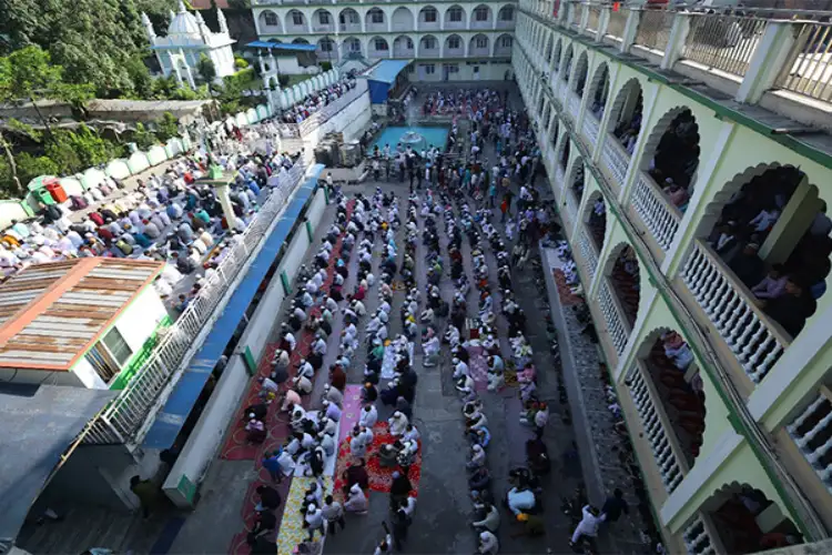 Nepal offers mass prayers, feasts on Eid al-Adha