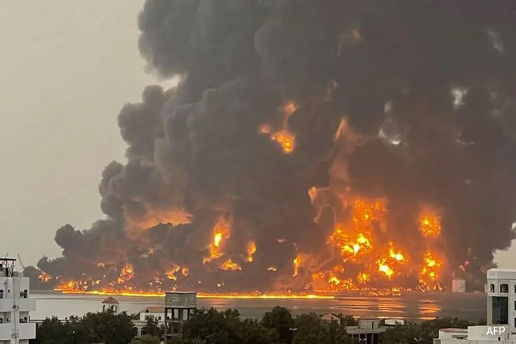 Israeli navy attacks Yemen's rebel-held port city of Hodeida