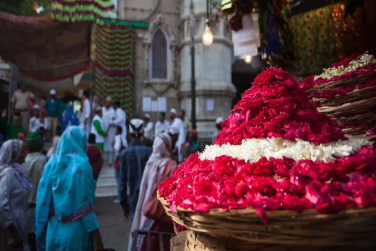 Garib Nawaz's dargah smells of Pushkar roses