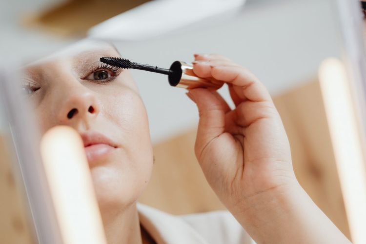 Warning! If you also use waterproof mascara, then be cautious
