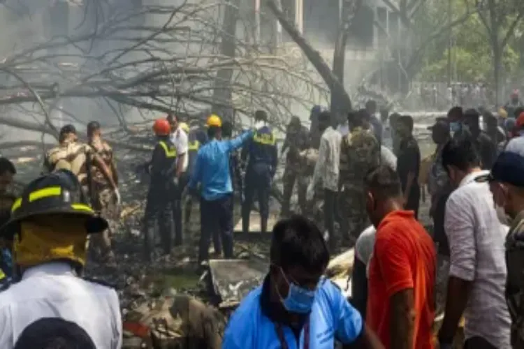 Singapore's Prime Minister wrote a condolence letter to PM Modi, expressed condolences to those killed in the plane crash