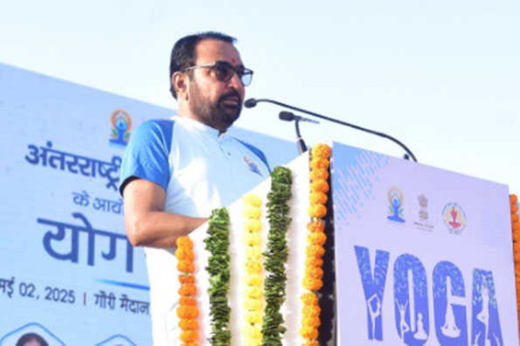 AYUSH Minister Jadhav said a big thing about yoga, gave credit to Prime Minister Modi
