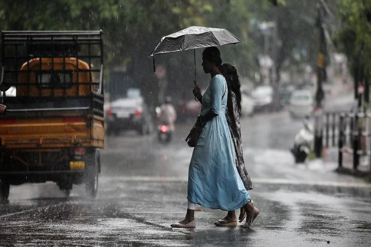 Heavy rain in Kerala, red alert issued in five districts