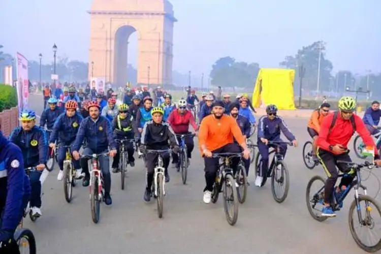'Fit India Sundays on Cycle' kicks off in Delhi