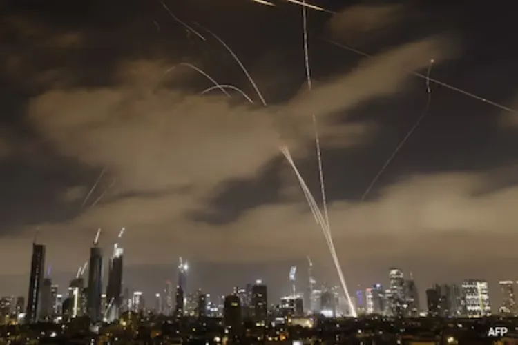 Israel targeted Iran's defense headquarters, Iran also fired missiles