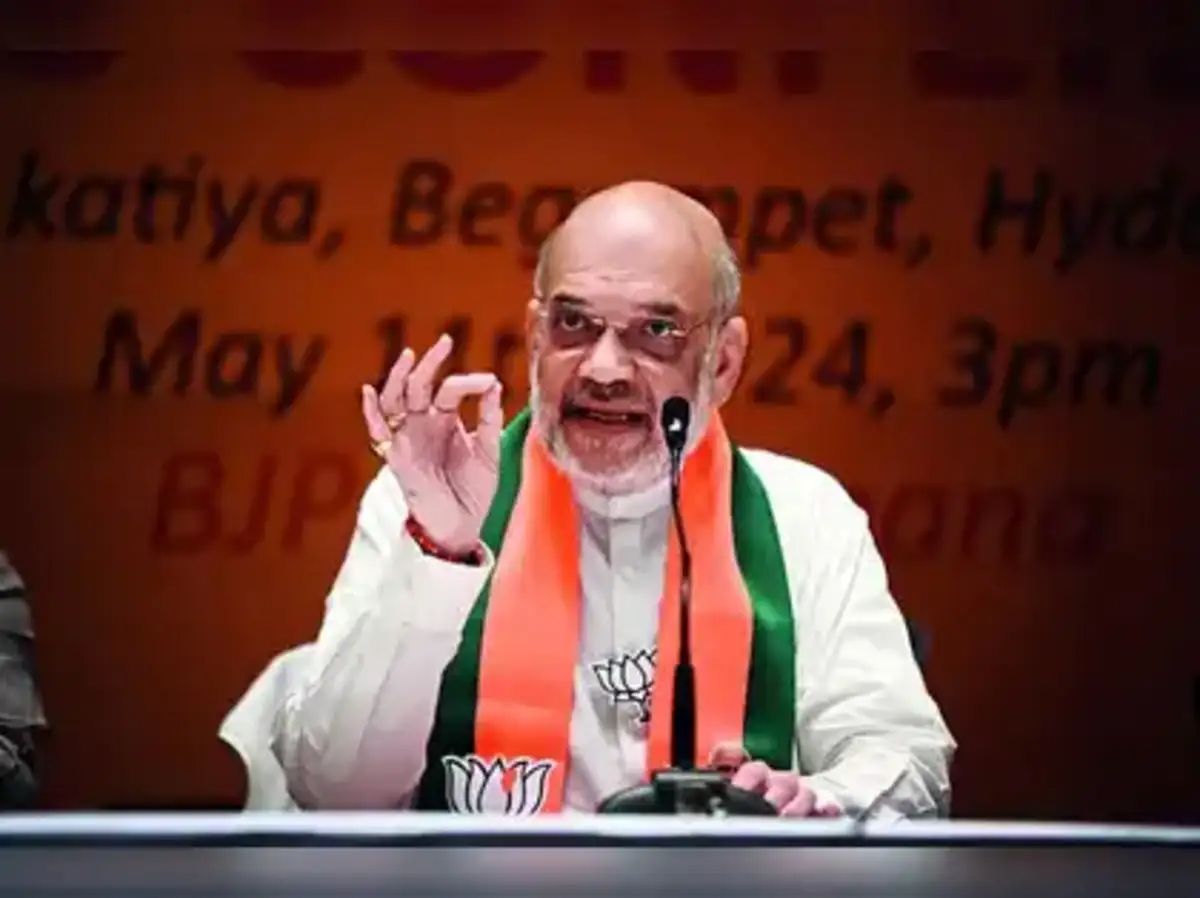 Amit Shah handed over appointment letters to newly appointed constables of Uttar Pradesh Police in Lucknow