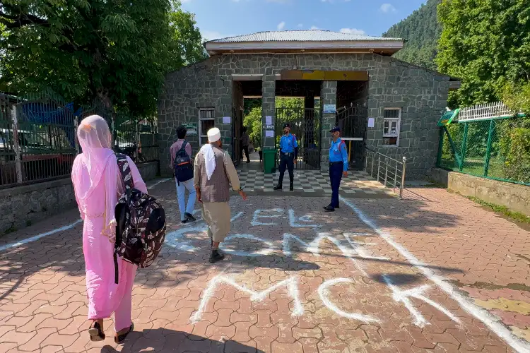 Parks at tourist destinations in J-K, including some in Pahalgam, reopened