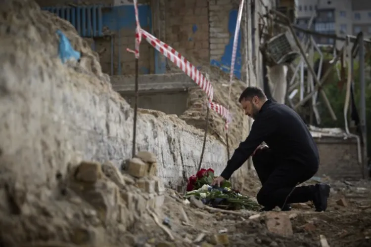 Zelenskyy calls for more pressure on Russia after deadly missile attack on Kiev