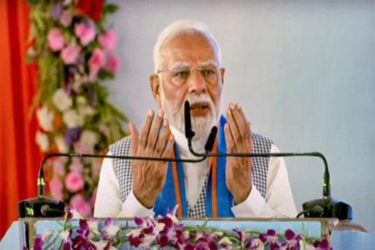 Modi targeted Lalu on the issue of 'insult' of Ambedkar