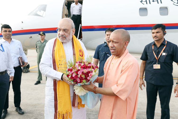 Union Home Minister Amit Shah reached Varanasi for the meeting of the Central Zonal Council
