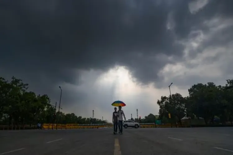 Possibility of rain in Delhi, Meteorological Department issued 'Yellow Alert'