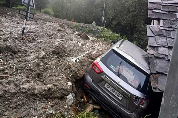 Flood due to cloudburst in Himachal: Rescue operation intensified, many people evacuated safely, 10 still missing