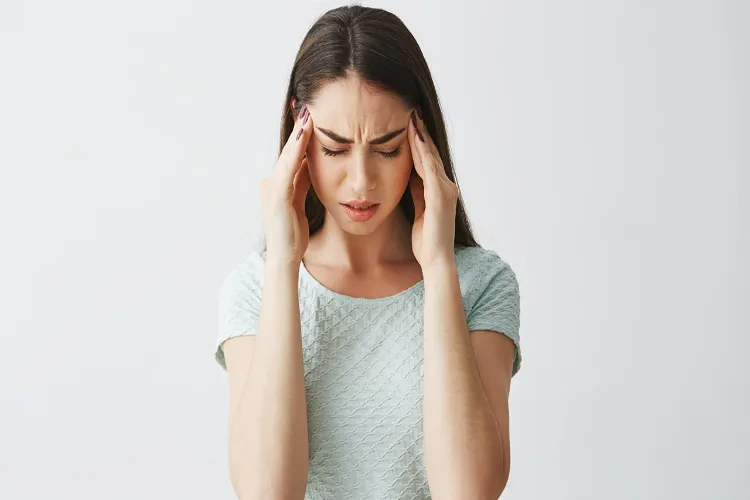 Why do we get headaches after lunch? Know the reasons behind it