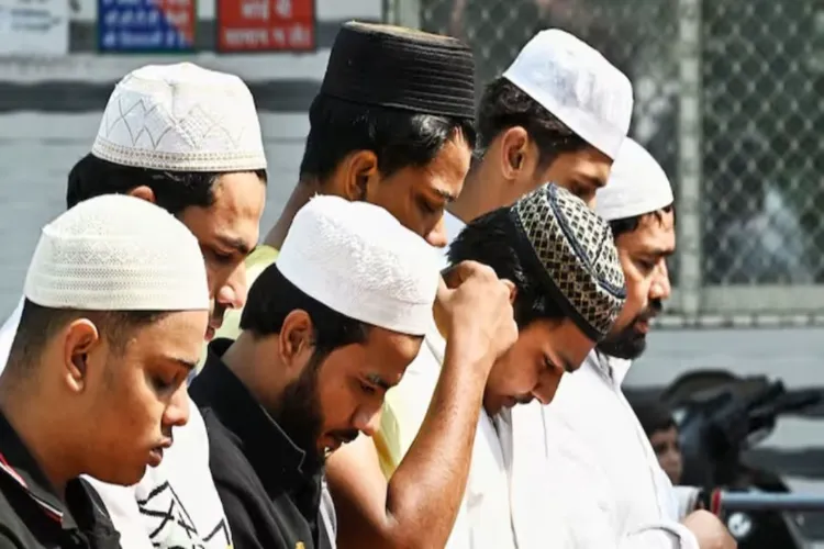 Conversion to Islam in the Indian Subcontinent: A Critical Review