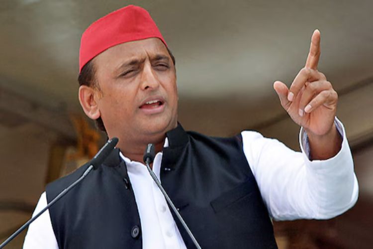 In BJP rule, the condition of fertilizer is same as that of BJP: Akhilesh Yadav