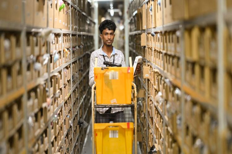 Amazon will open its 'fulfillment centers' in India to the public