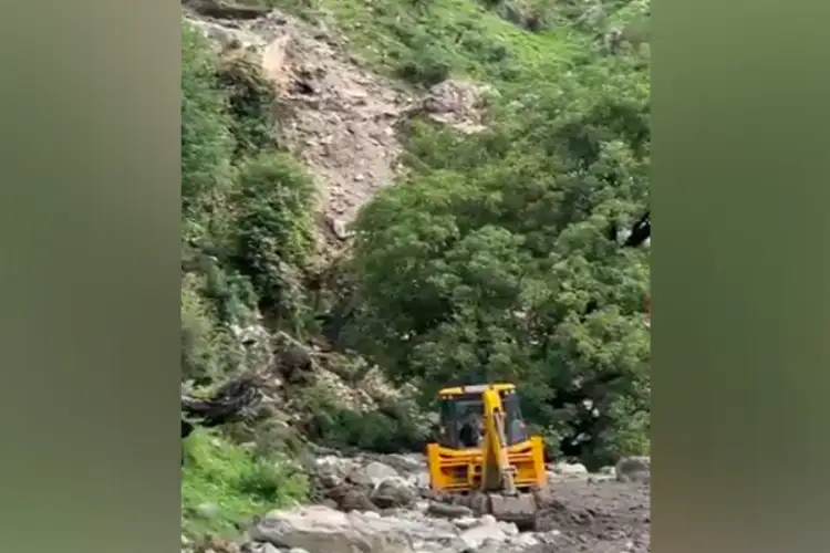Landslides block Yamunotri Highway, Gangotri route remains open