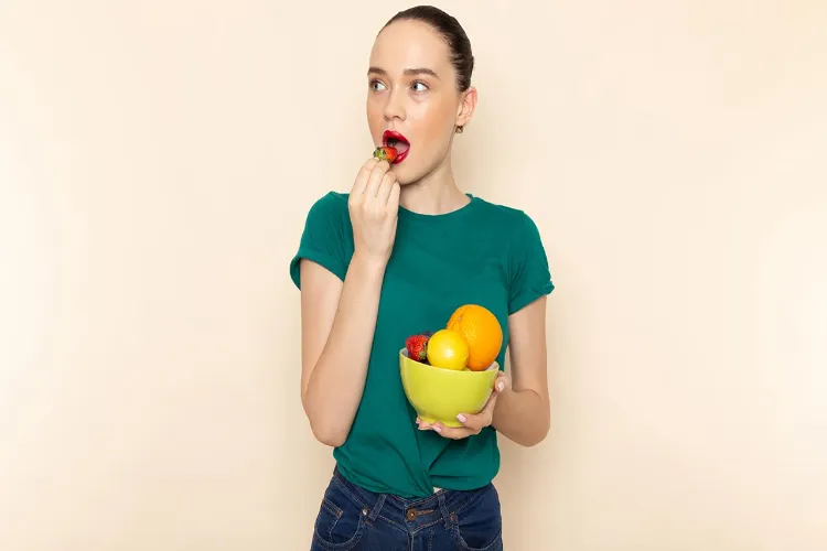 Eat these 5 fruits, hide the signs of aging: The secret of glowing skin even in old age