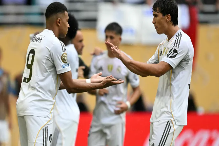 Football Club World Cup: Real Madrid and Borussia Dortmund reach quarterfinals