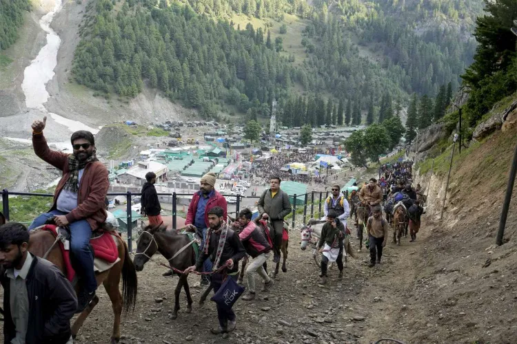 Amarnath Yatra begins: Devotees begin the holy journey from Baltal and Nunwan base camps