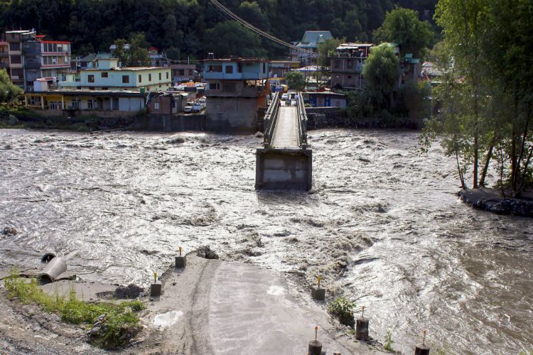 Two Air Force personnel drowned in a lake due to heavy rains in Uttarakhand