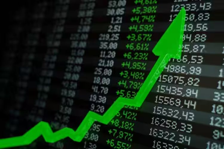 Rise amid volatility in markets, massive buying in banking stocks