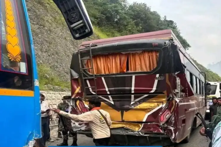 Jammu and Kashmir: Six pilgrims going on Amarnath Yatra slightly injured in collision of buses in Ramban