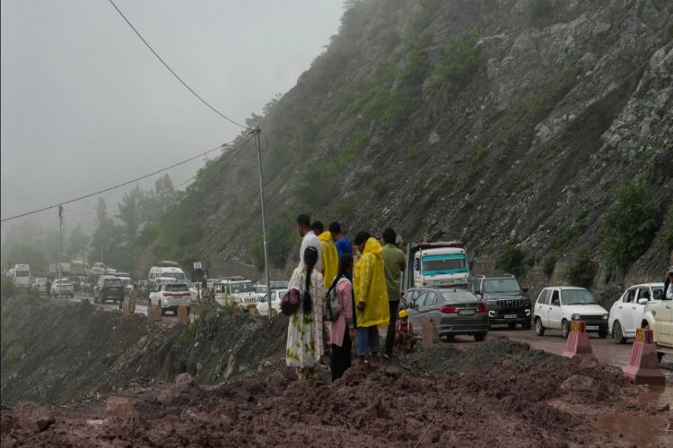 More than 260 roads closed due to heavy rains in Himachal Pradesh, 'Red Alert' issued for three districts