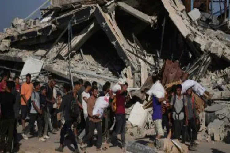 Gaza: 14 Palestinians killed in Israeli air strikes, 10 others killed while searching for food