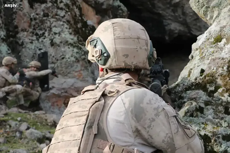 Five Turkish soldiers killed by methane gas in cave in northern Iraq
