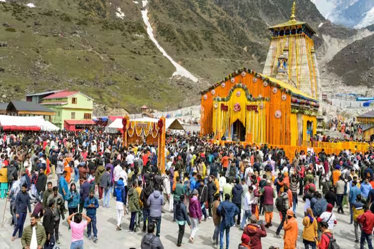 Kedarnath Yatra stopped, devotees stranded in Sonprayag and Gaurikund due to heavy rain alert