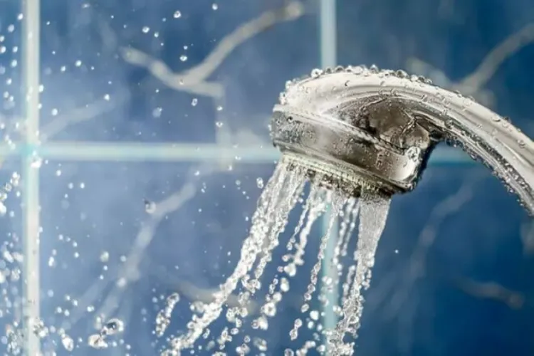 How does taking a cold bath improve health?