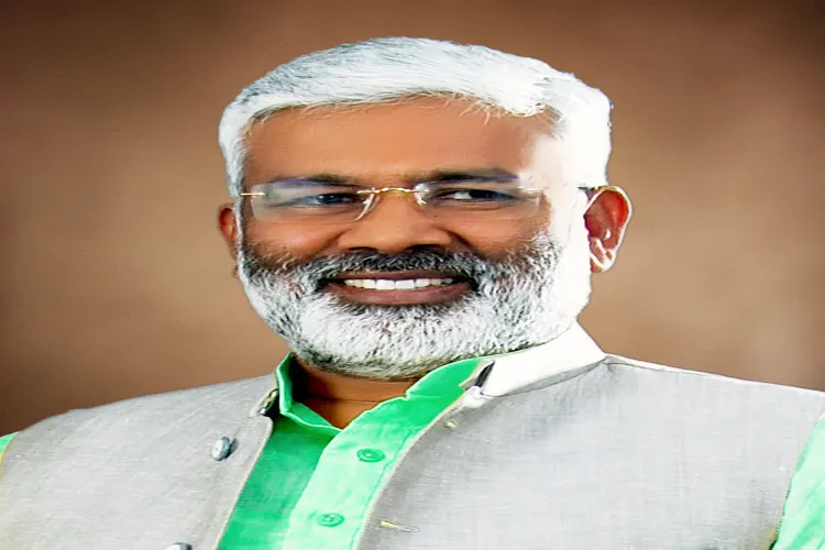 Drink only milk, don't touch alcohol: Swatantra Dev Singh gave advice on simplicity
